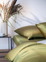 Простыня на резинке из премиального сатина оливкового цвета из коллекции essential,  180х200х30 см