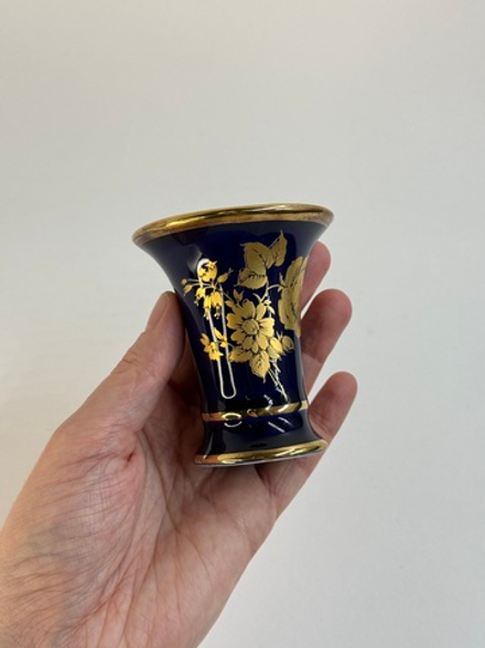 Вазочка кобальтовая с золотыми цветами Royal Porzellan Bavaria