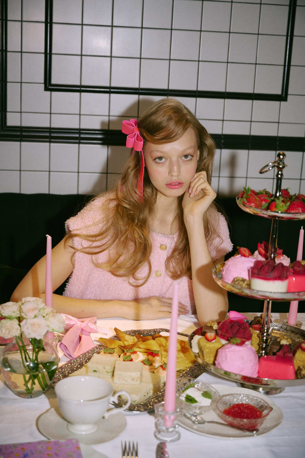 Розовый бант из шелка