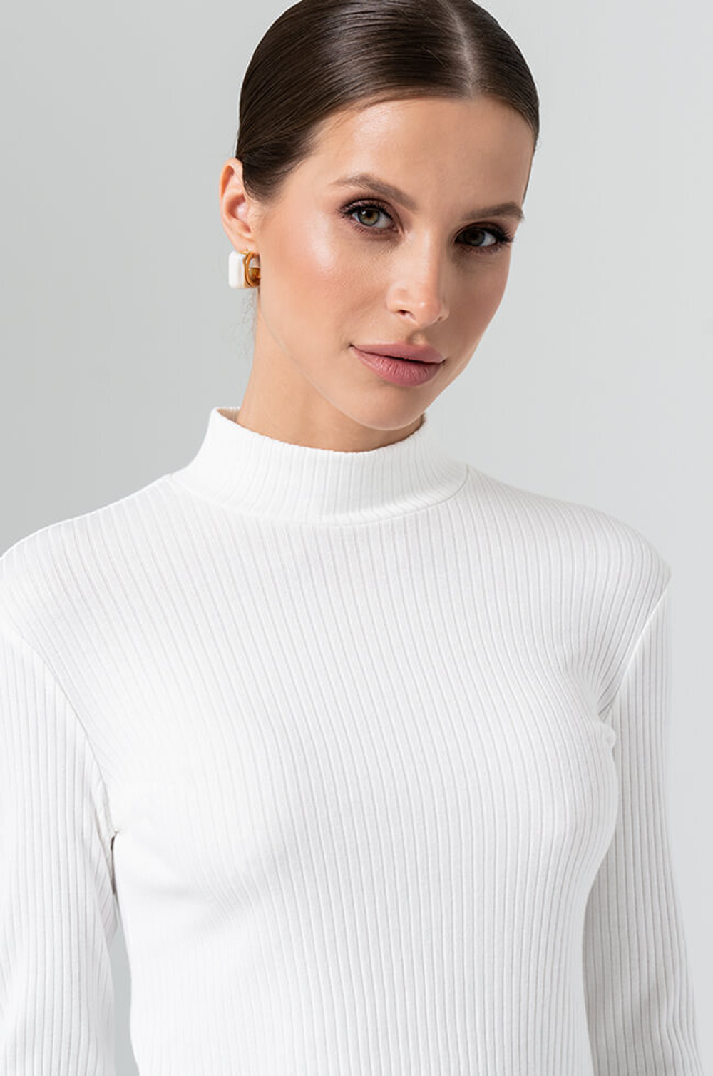 23168 Водолазка женская (молочный)