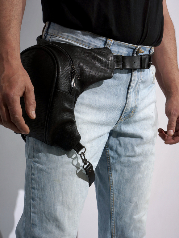 Кожаная сумка на бедро