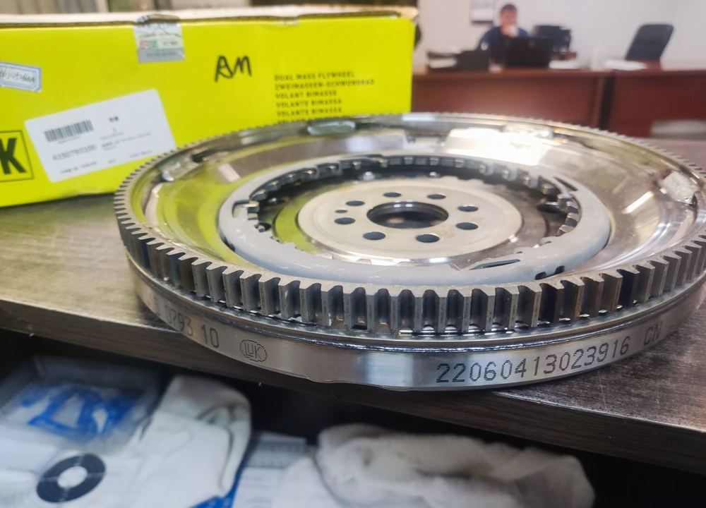 Двухмассовый маховик DSG 7 (дсг 7) LUK 415084409