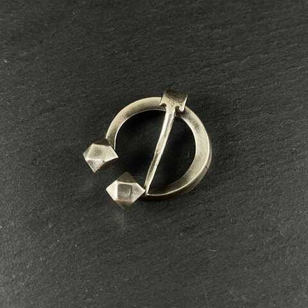 Фибула. Новгород 10-11 в. (серебро)