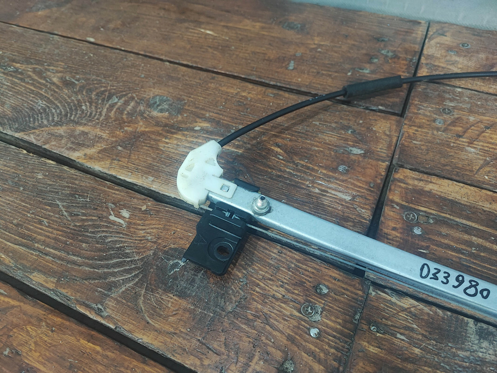 Стеклоподъемник задний правый Mazda 3 (BK) 02-09 Б/У Оригинал BP4K72590E