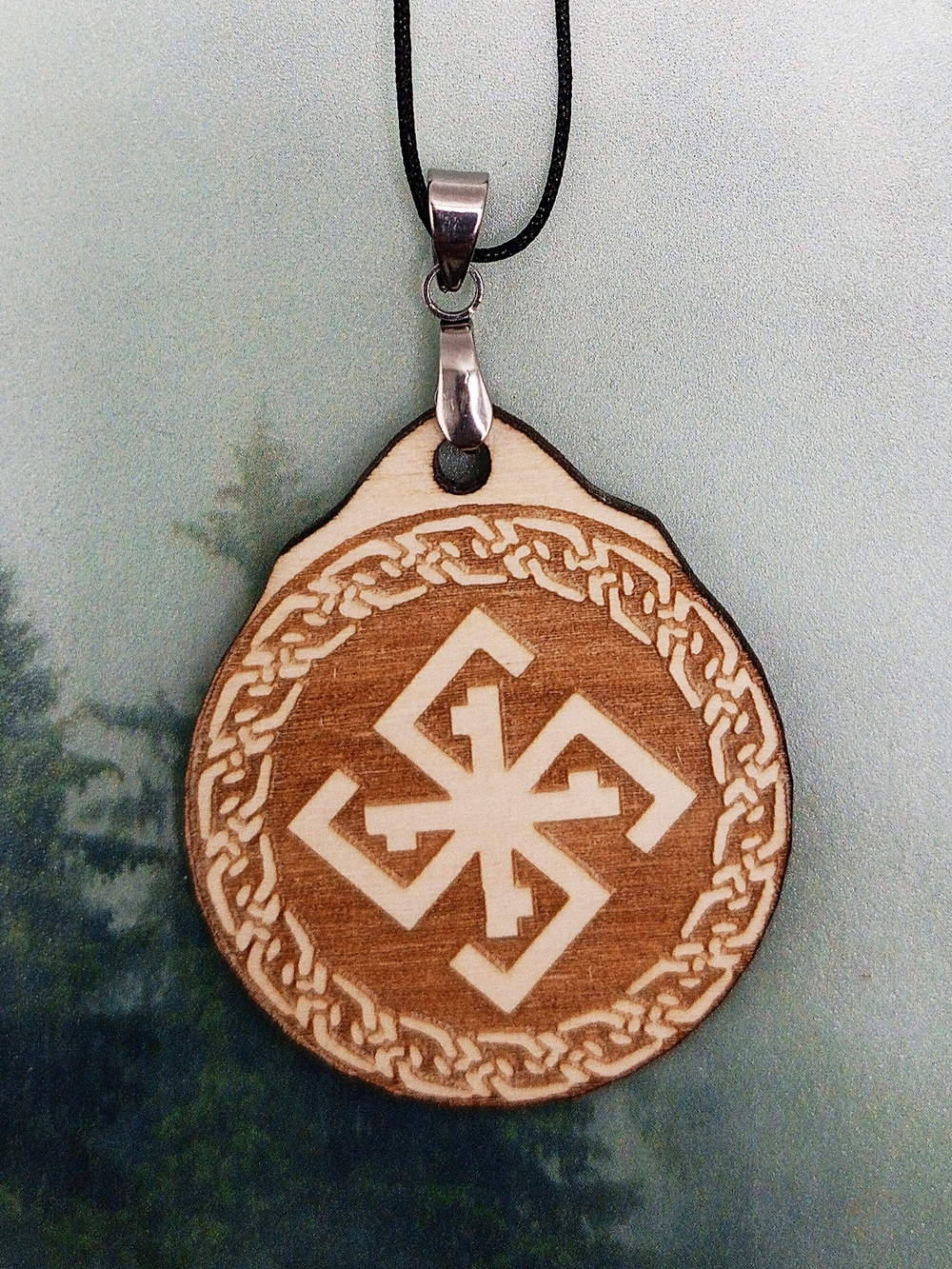 Кулон из дерева Сварга