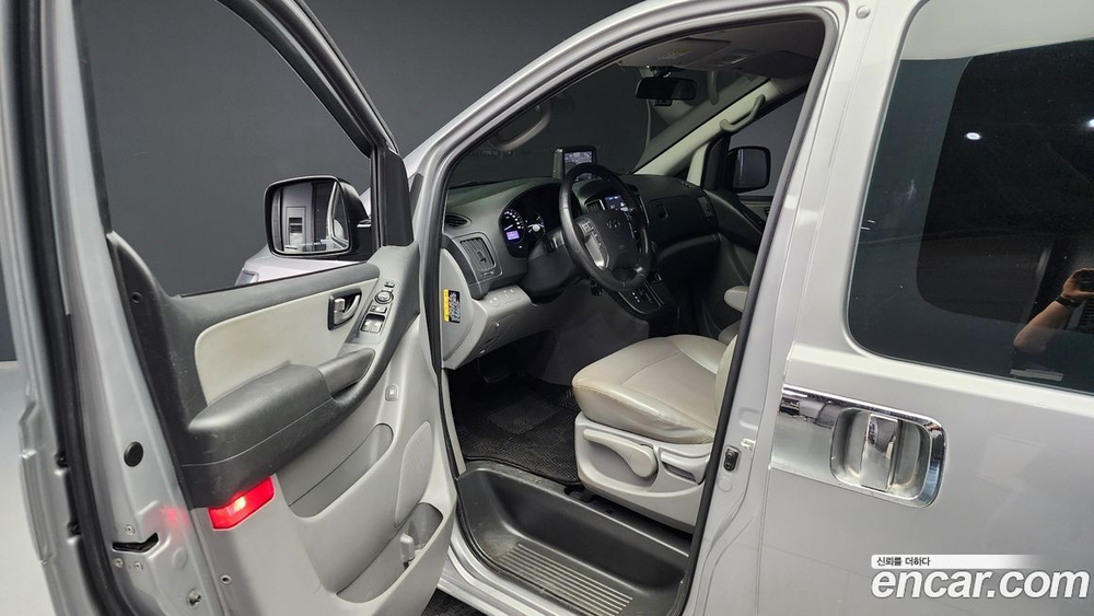 Hyundai The New Grand Starex Van 3-х местный (04.2020)