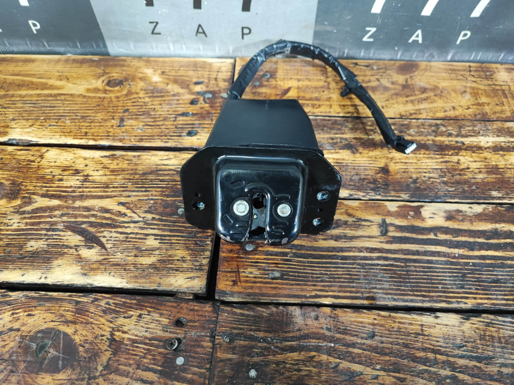 Замок крышки багажника Ford Kuga 2 (CBS) 12-16 Б/У Оригинал 1843009