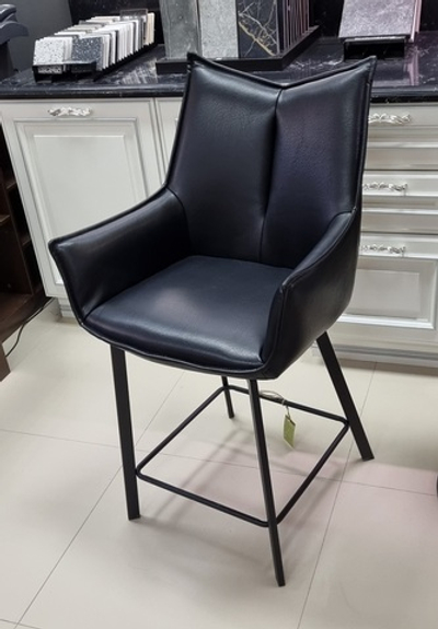 Полубарный стул -кресло Black