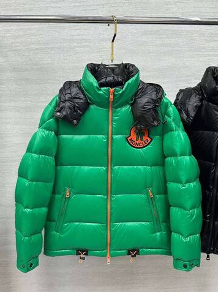 Пуховик Moncler