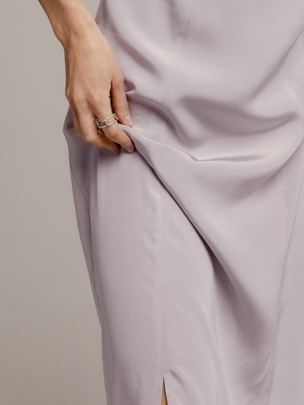 Платье из итальянской вискозной ткани светло-сиреневое