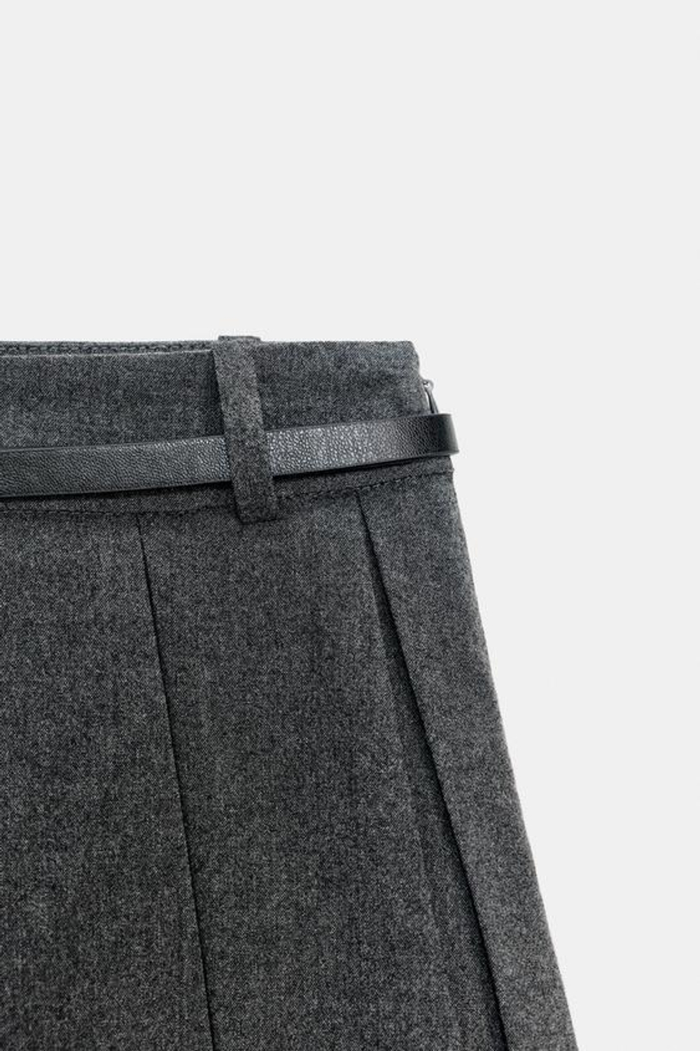 ZARA ЮБКА-ШОРТЫ СО СКЛАДКАМИ И РЕМНЕМ, ТЕМНО-СЕРЫЙ