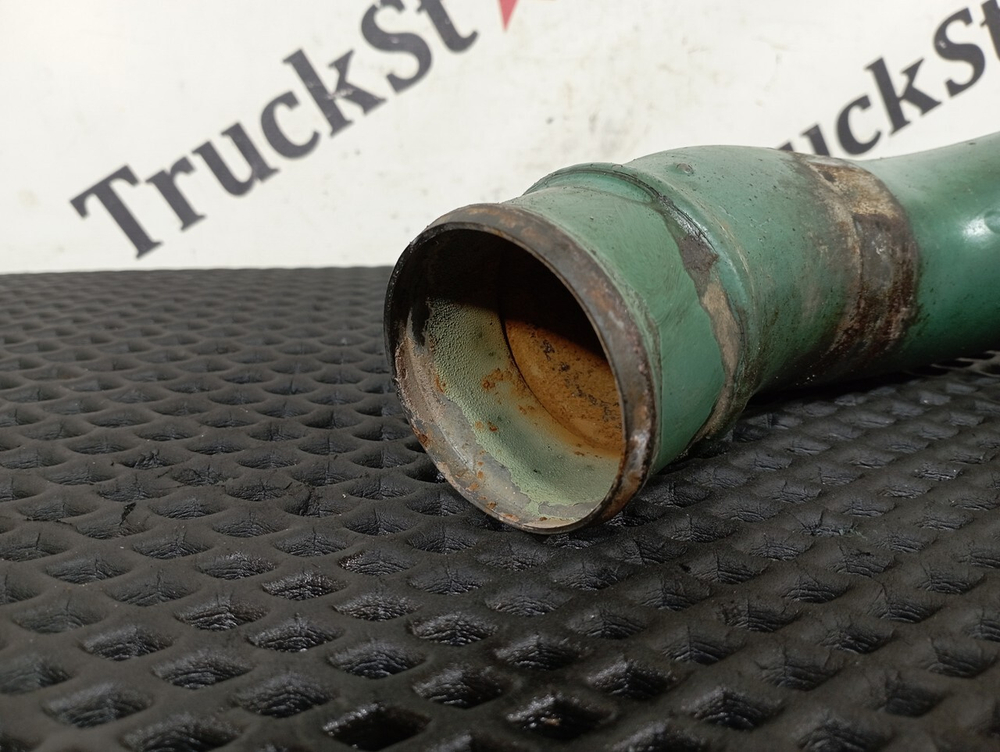 Патрубок системы охлаждения