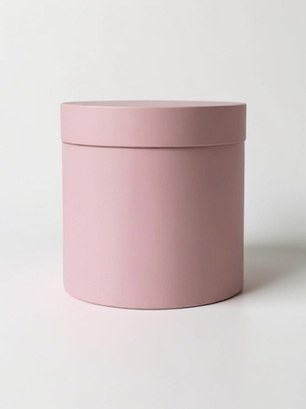 Плотная шляпная коробка с крышкой без лент. Цвет: Нежно розовый.