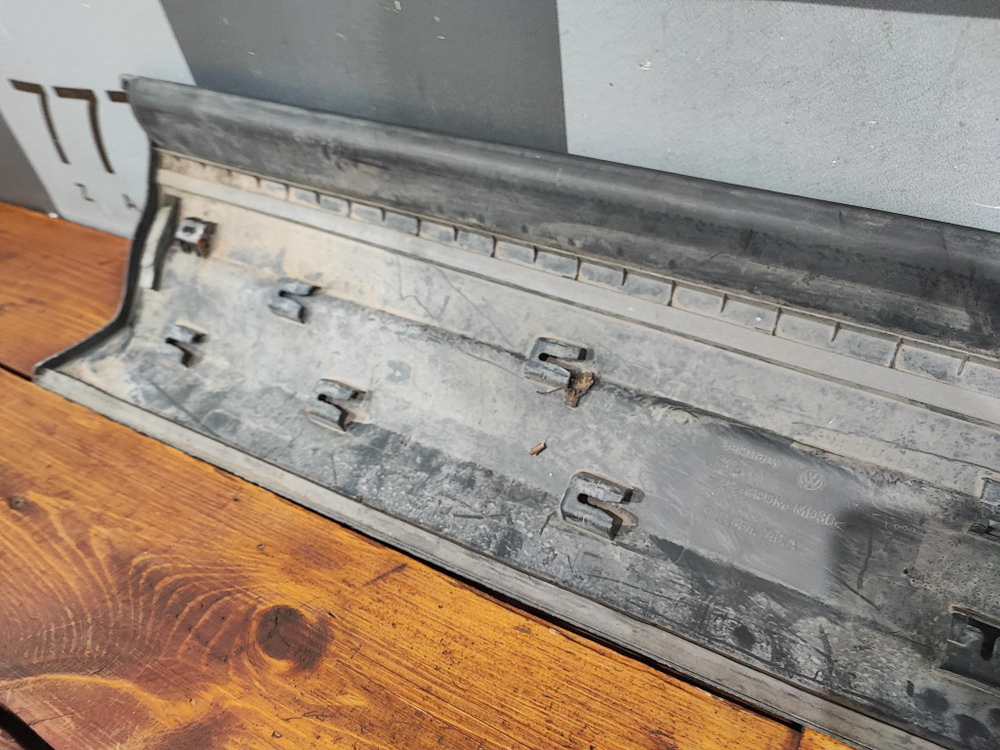 Накладка двери передней правой Volkswagen Tiguan 1 07-18 Б/У Оригинал 5N0854940A