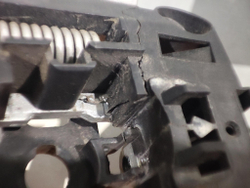 Кронштейн ручки двери левый Chevrolet Cruze 09-15 Б/У Оригинал 13576845