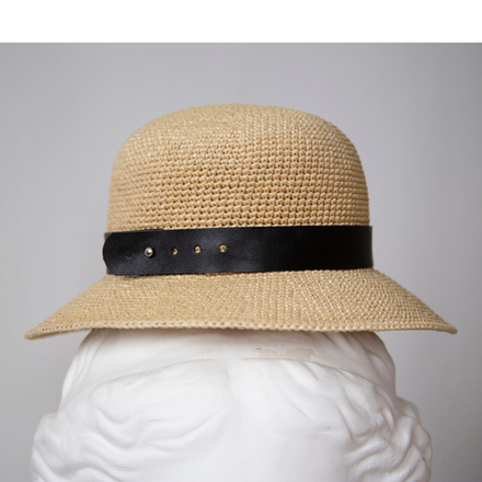 шляпная лента из кожи черная с кобурной кнопкой