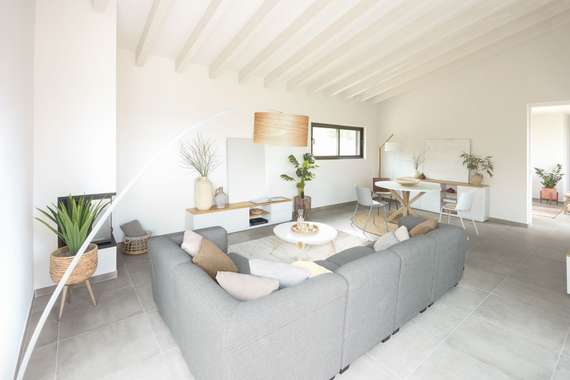 Настенная панель Mely из массива альбиции в белую полоску Ø 49 см