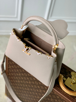 Louis Vuitton Capucines MM