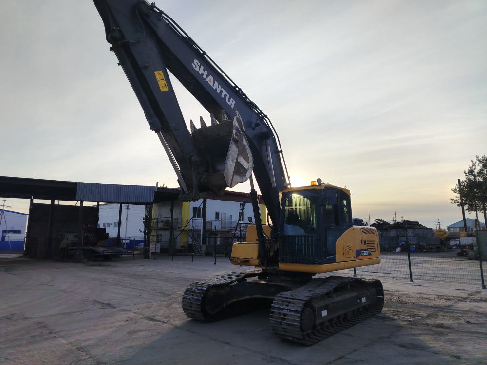 SHANTUI SE* Экскаватор SE210W (Дизельный, 4,6 л, 167 л.с., АТ)