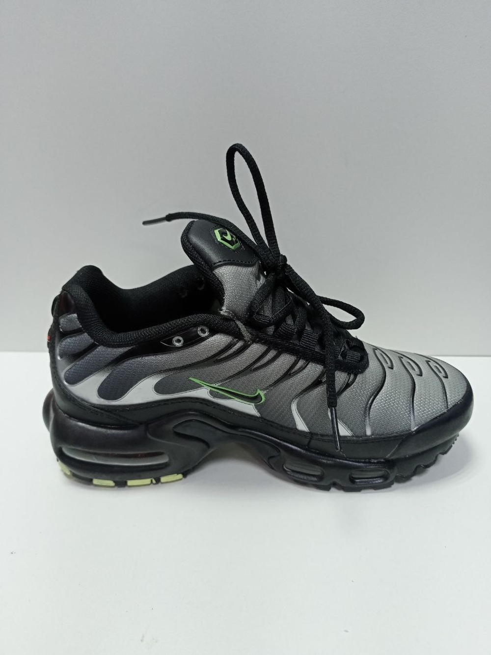 Nike Air Max Plus "Green Glow"
