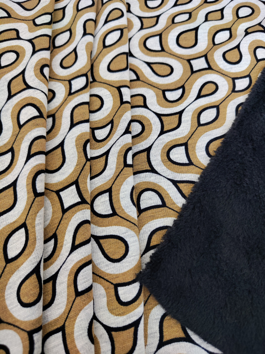 Трикотаж на флисе, принт геометрия, беж, молочный, вискоза BENZ