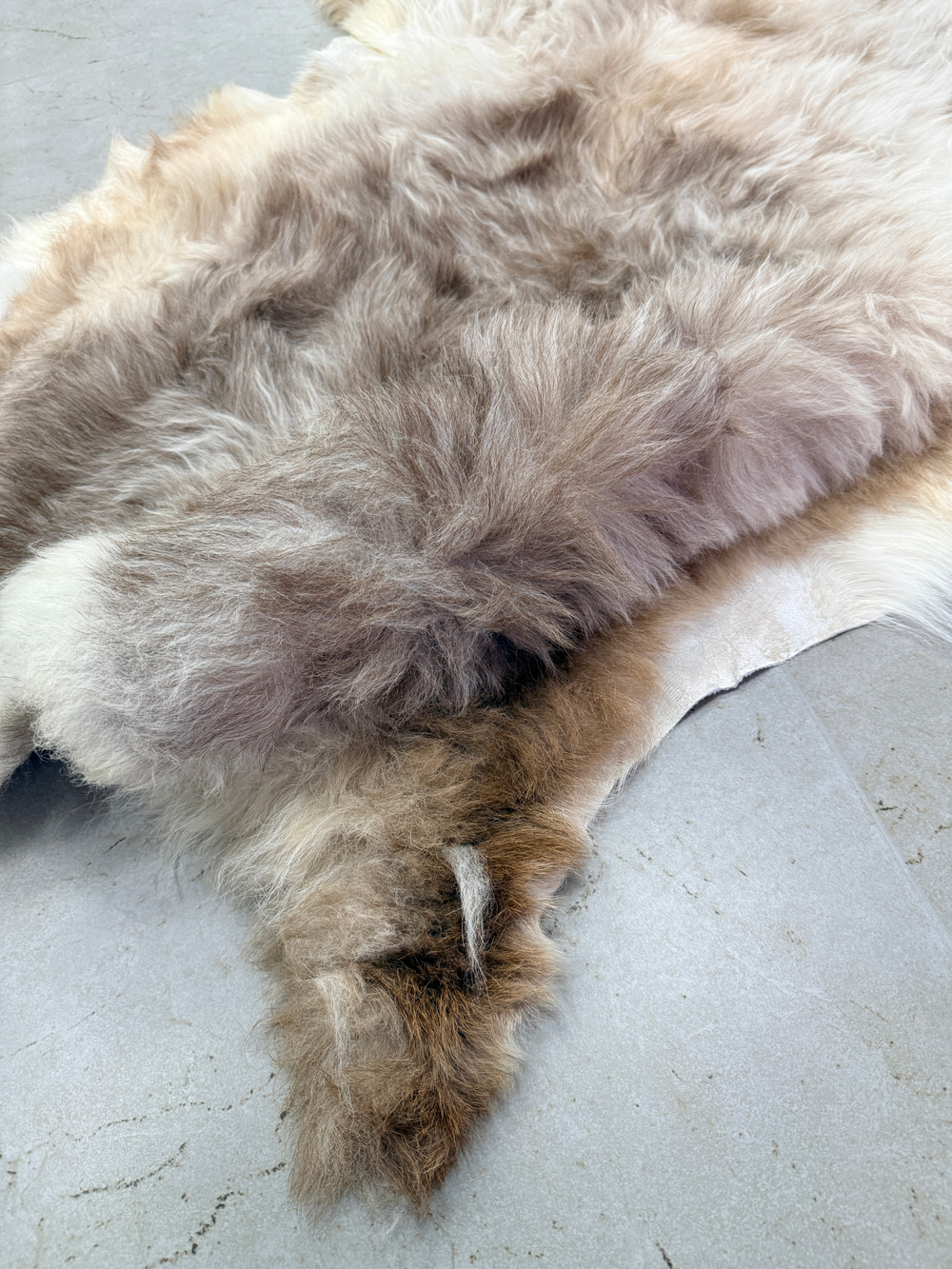 Шкура коврик меховой прикроватный овчина, 120х65 см.