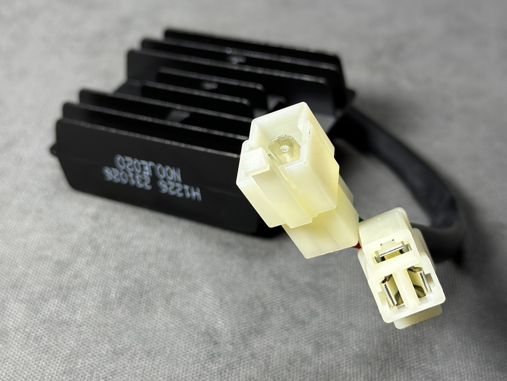 Реле регулятор напряжения Minsk C4 300