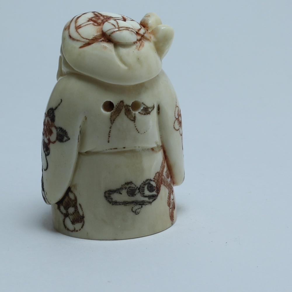 Нэцкэ Дзюродзин с корзиной рыбы и посохом