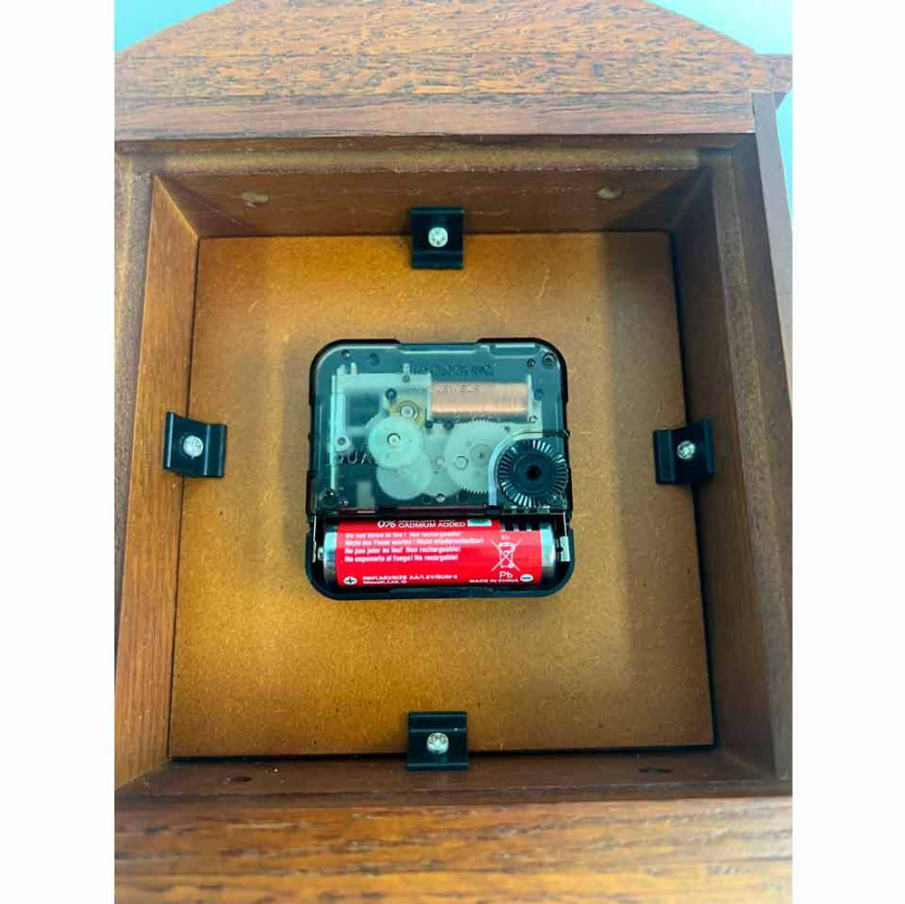 Настольные часы Seiko QXG123B