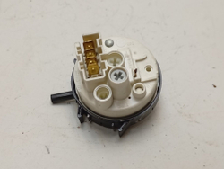 WISL82 кт57 Прессостат для стиральной машины Indesit 16001591503 б/у