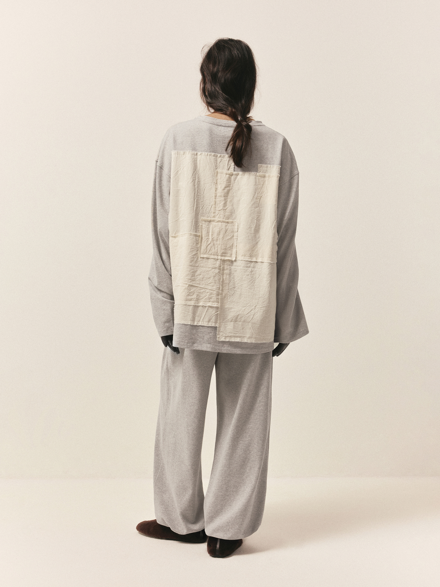 Брюки из soft-touch трикотажа