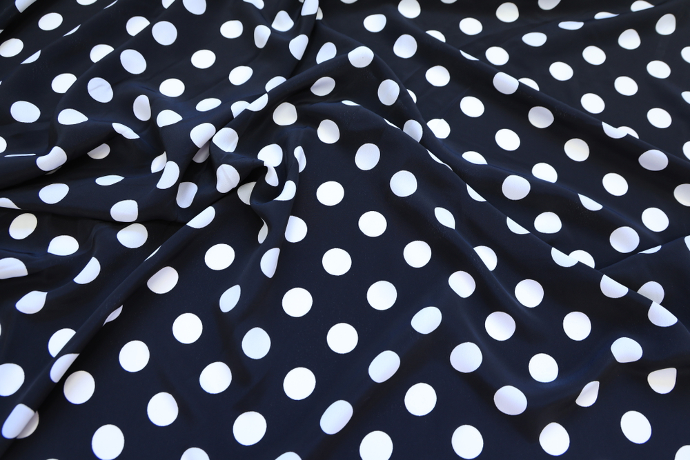 Вискоза темно-синяя в средний белый горох