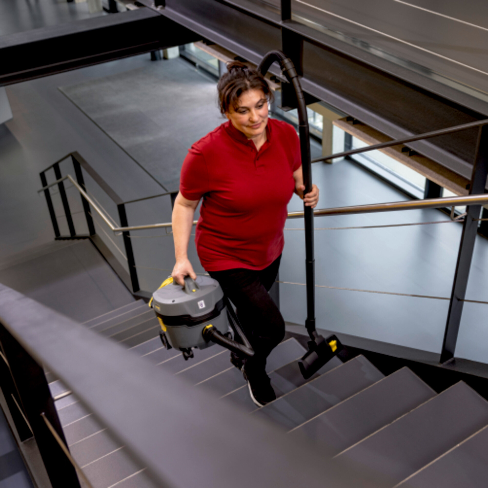 Пылесос сухой уборки Karcher T 7/1 Classic Adv