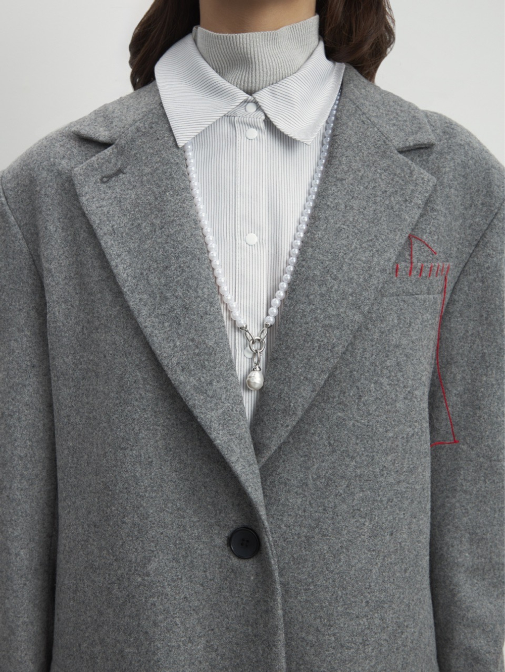 Пальто с красным подкладом