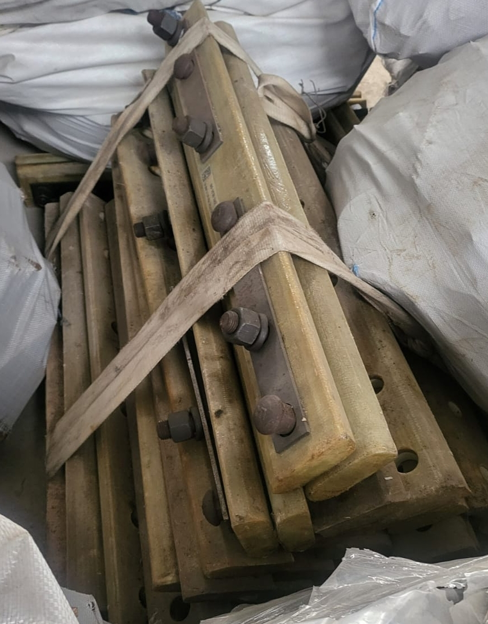 Накладка изолирующая стыковая ПЛАСТРОН 2Р-65ТУ ЦП 450 ОСТ 32.169-2000, ГОСТ 32.169-2000