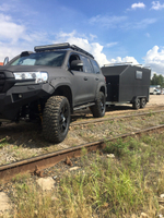 Toyota Land Cruiser 200 с прицепом