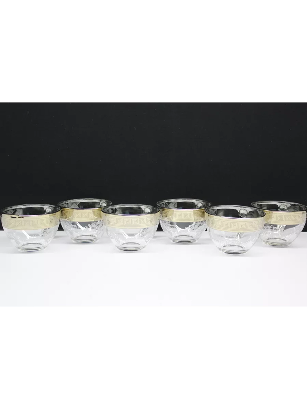 Набор кружек для чая и кофе.