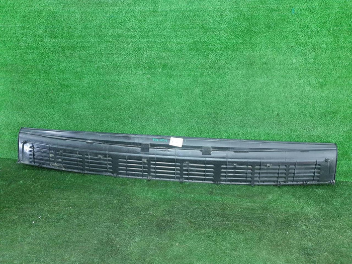 Накладка заднего бампера Toyota Land Cruiser 200 (2007-2021)