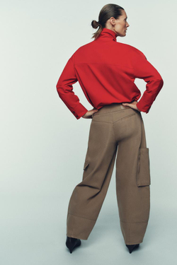 РУБАШКА С ЗАПАХОМ И ВЫСОКИМ ВОРОТНИКОМ, КРАСНЫЙ