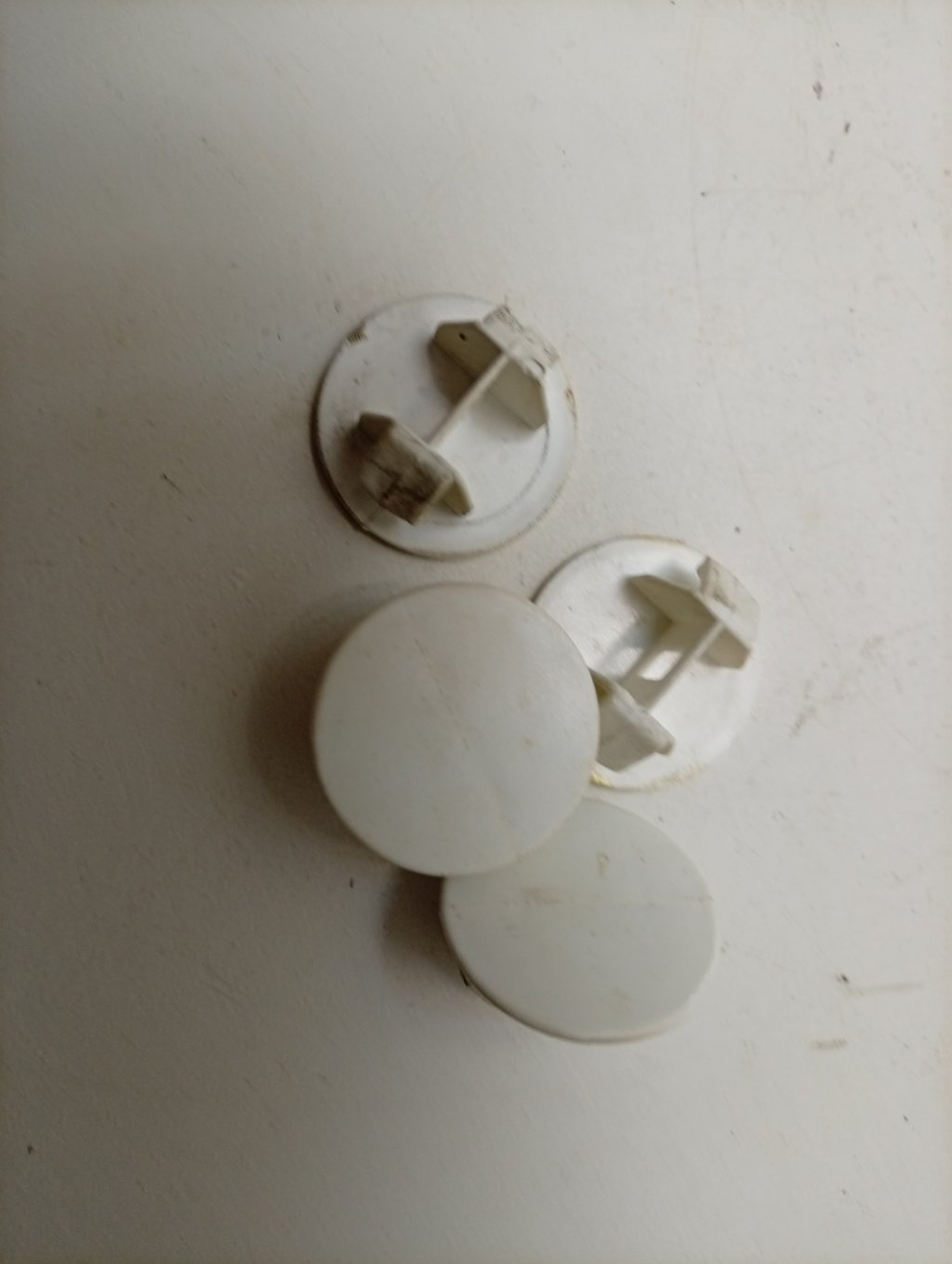 WISL62CSI кт55 Пластиковые элементы для стиральной машины Indesit б/у