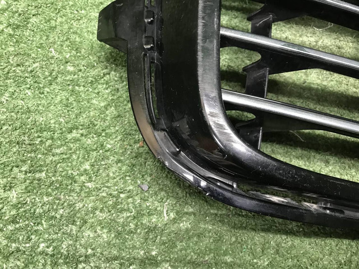 Решетка перед бампера VW Touareg 2 NF 14-18 R-Line