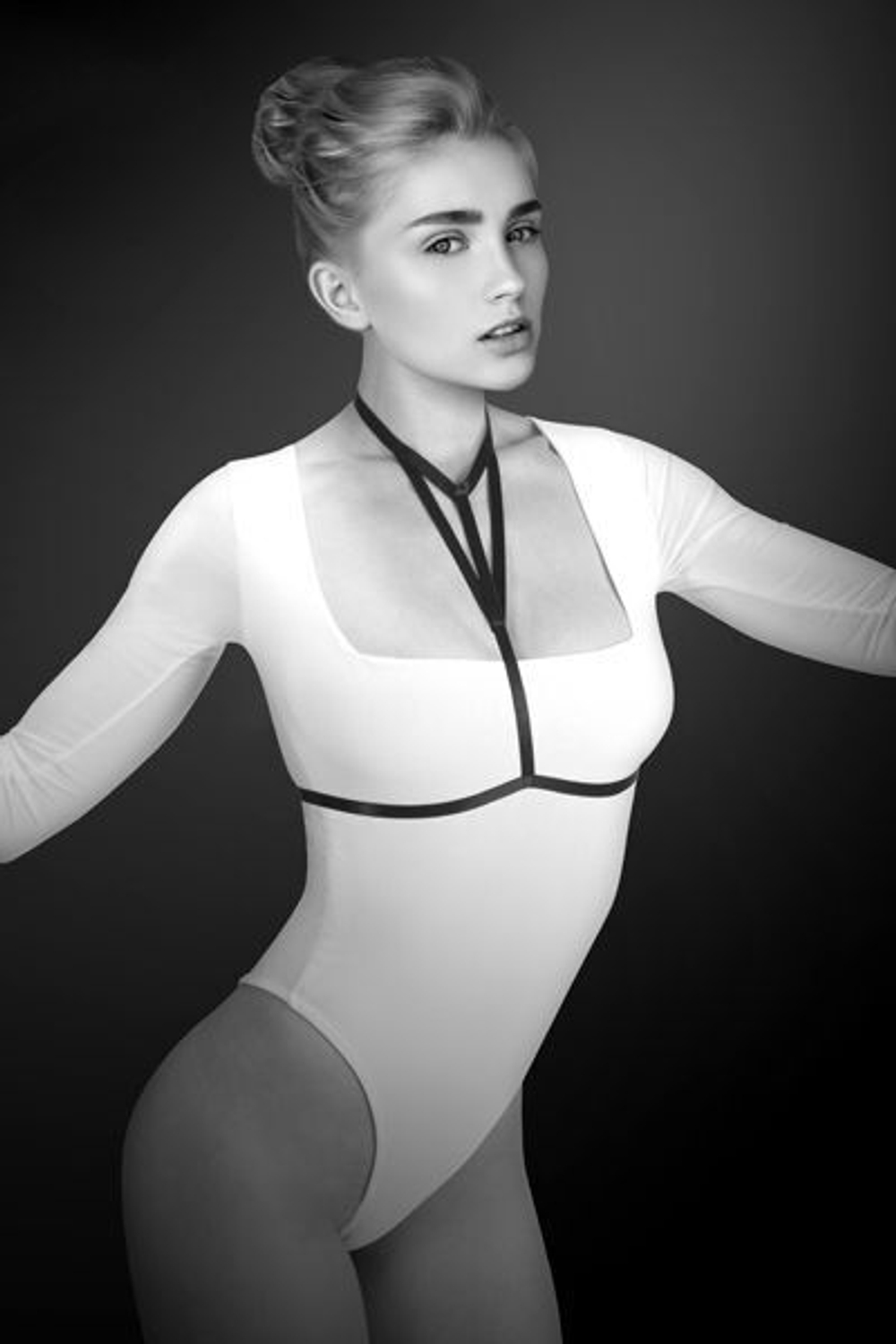 Упряжь на грудь Mia (Размер: S-M-L) (Цвет: черный)