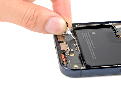 Замена Нижний шлейф / разъём зарядки / разговорного микрофона на iPhone 15 Pro