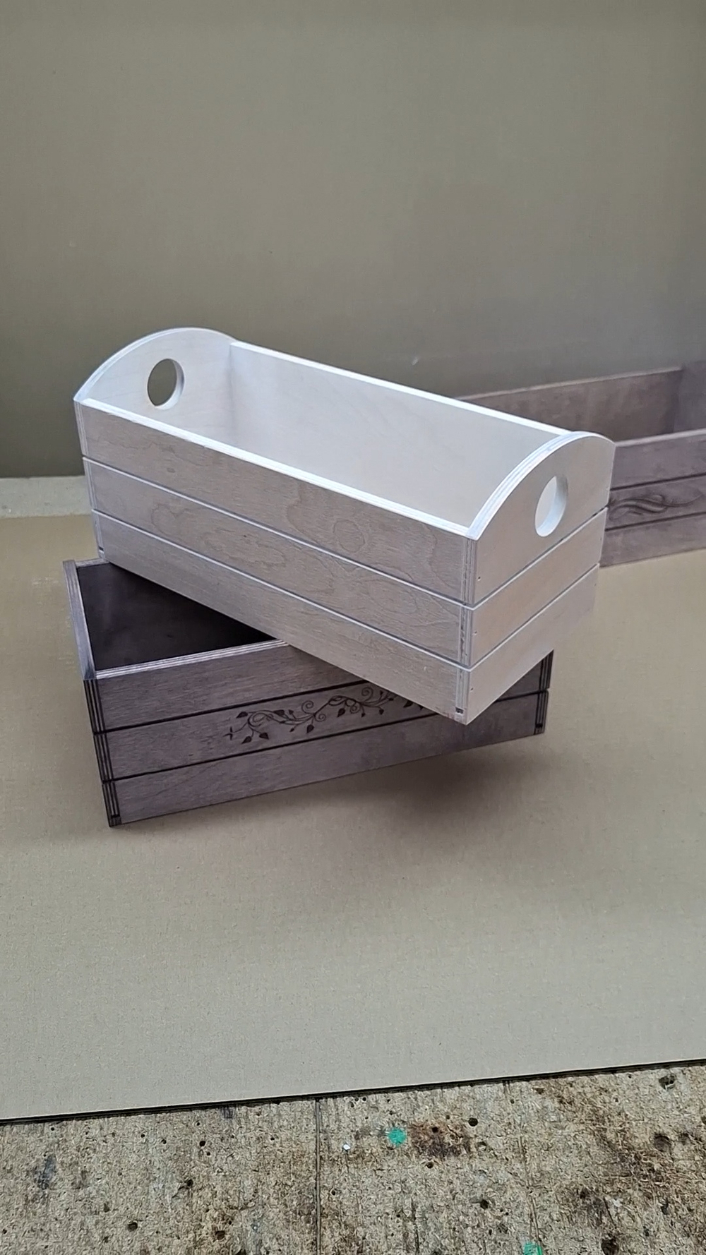 Коробка для цветов / букетов, деревянная, с покраской