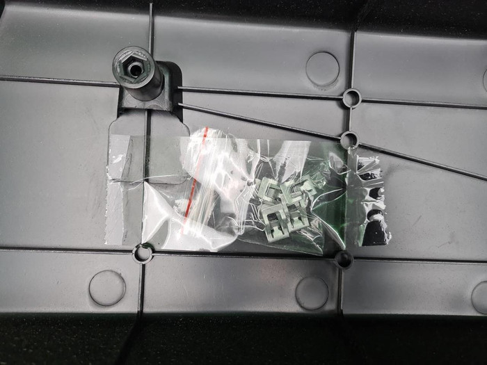 Накладка переднего бампера Mercedes Actros (11-нв)