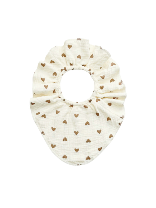 Муслиновый нагрудник Сердечки beige
