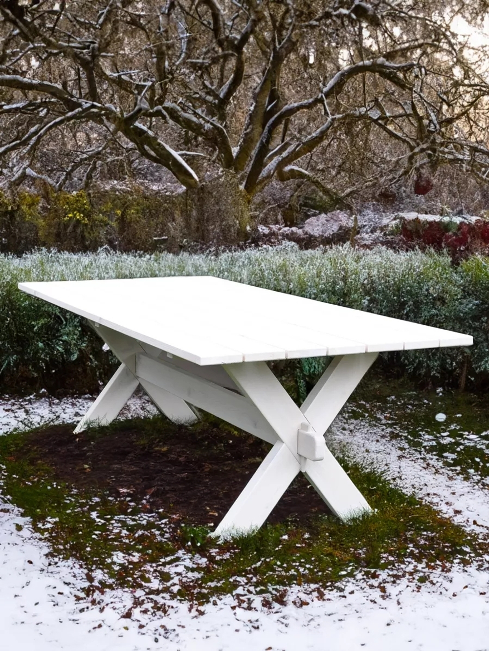 Деревянный стол садовый из массива сосны, белый