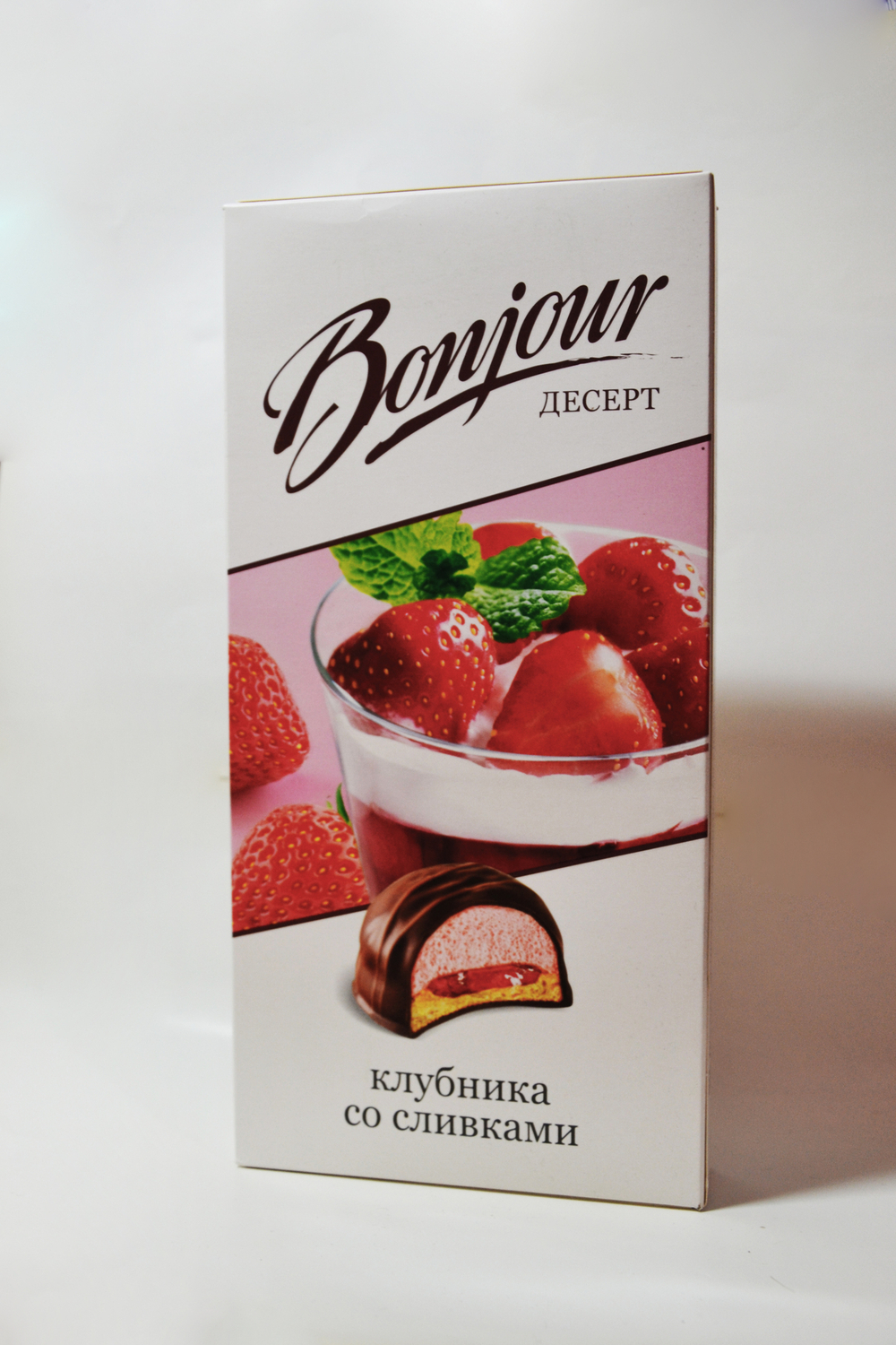 Десерт KONTI Бонжур souffle вкус клубники со сливками