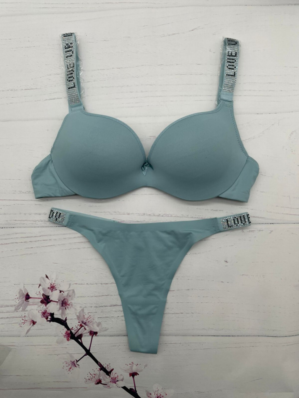 [m]Бюстгальтер чашка В 2195