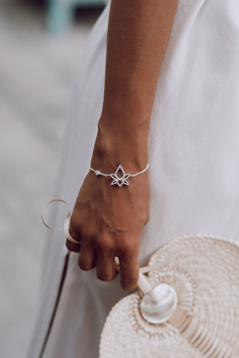 Браслет «Лотос» с белым цирконом